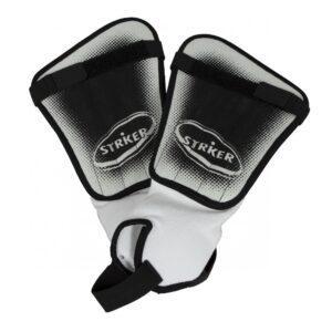 Canillera con tobillera STRIKER
